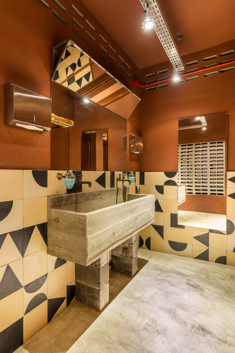 Bar Céu by Kuster Brizola Arquitetos