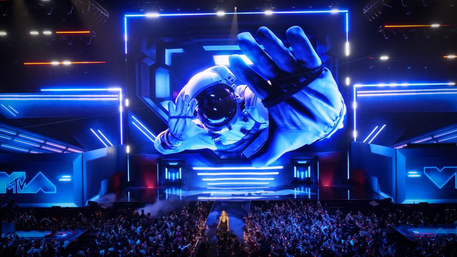 The Moon Person Comes Alive With Anamorphic Magic at MTV VMAs 2025
