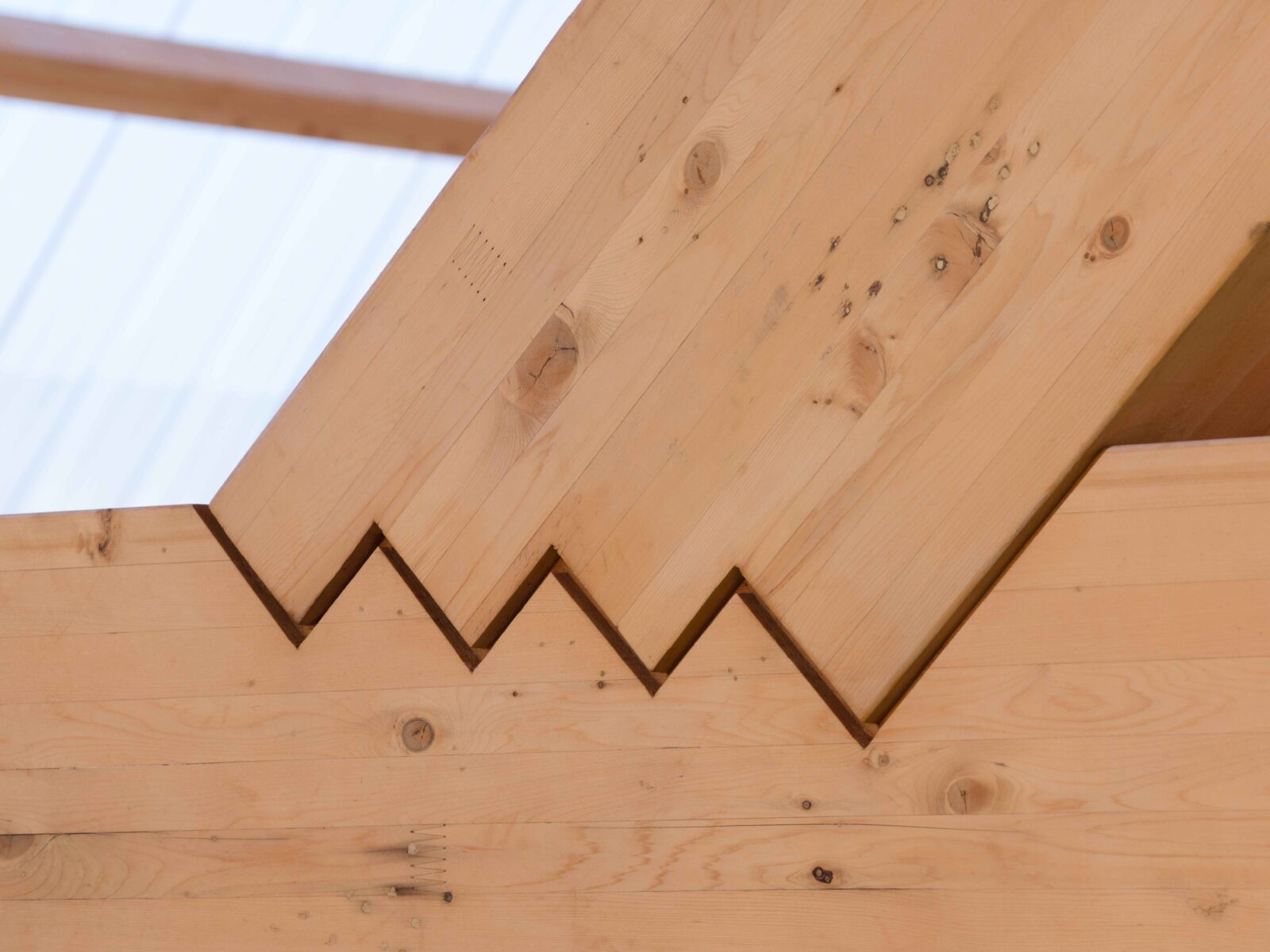 Okkake-Daisen-Tsugi joints keep the centre together