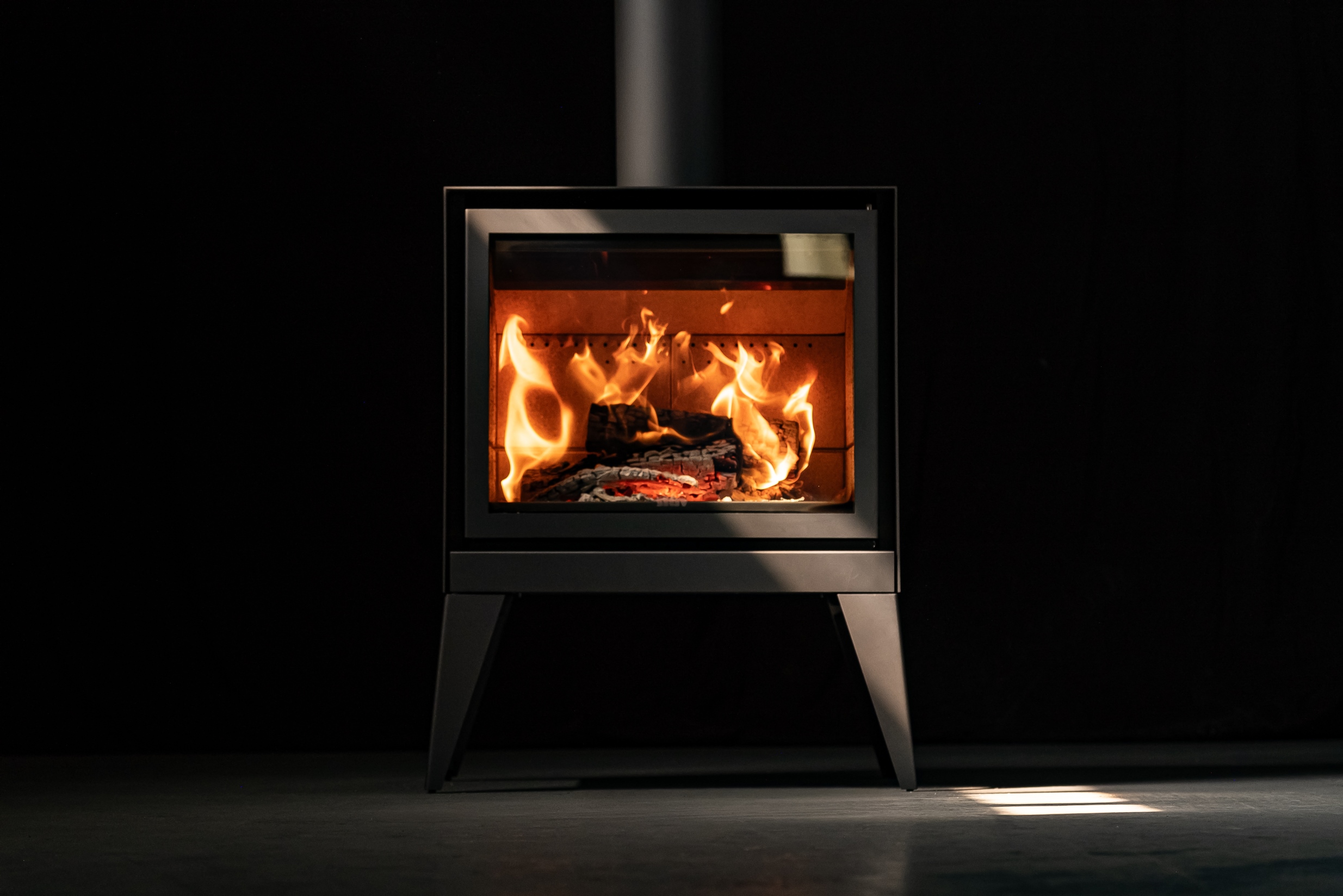s16-V can heat up 2 100 ft² (86 000 BTU)