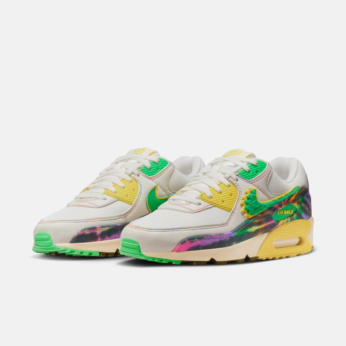 At the center of the Grateful Ducks collection is the Nike Air Max 90 x Class Trip x Grateful Dead