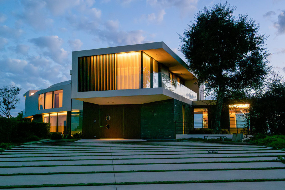 Briarcrest Residence by Heusch Architecture