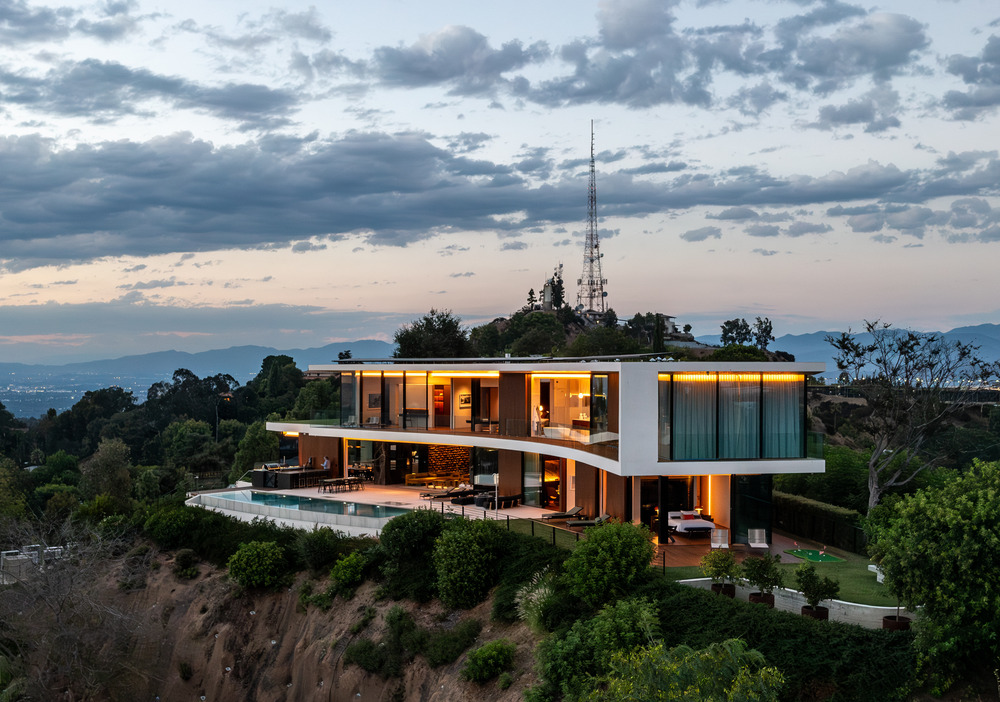 Briarcrest Residence by Heusch Architecture