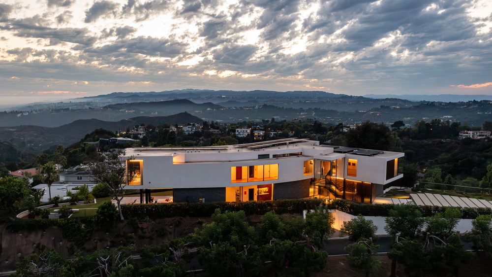 Briarcrest Residence by Heusch Architecture