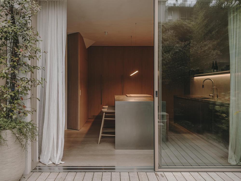 Paris Townhouse by Holzrausch Studio