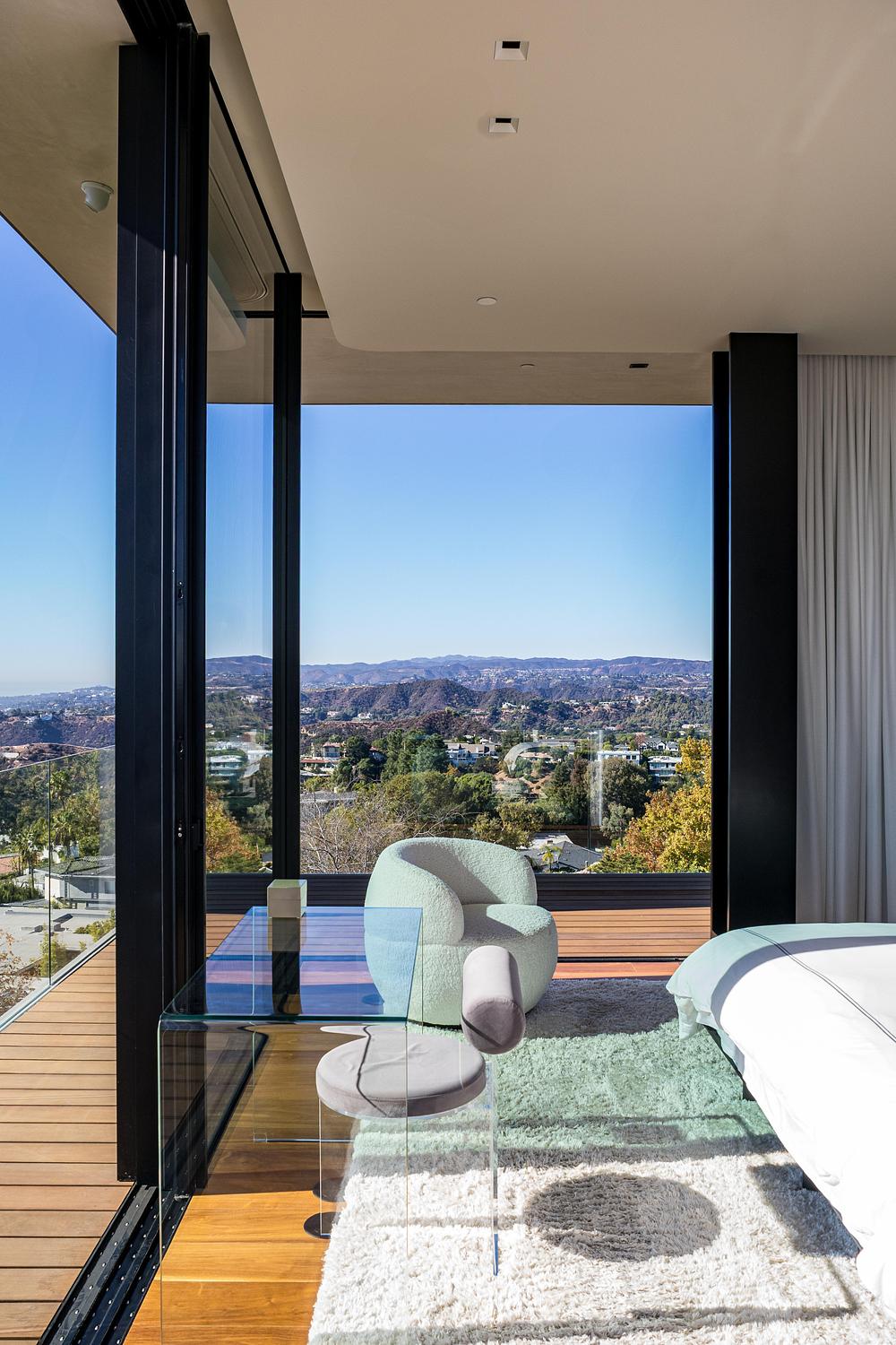 Briarcrest Residence by Heusch Architecture