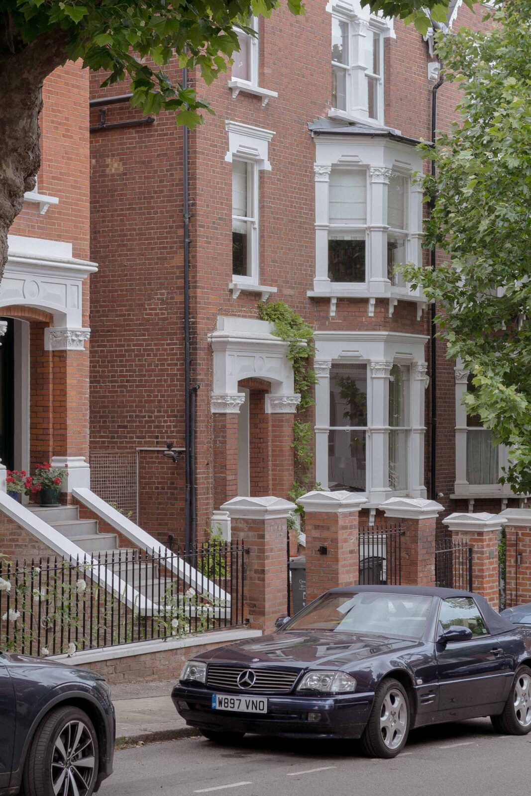 Hampstead Extension: Reframing a Victorian Home on Tanza Road