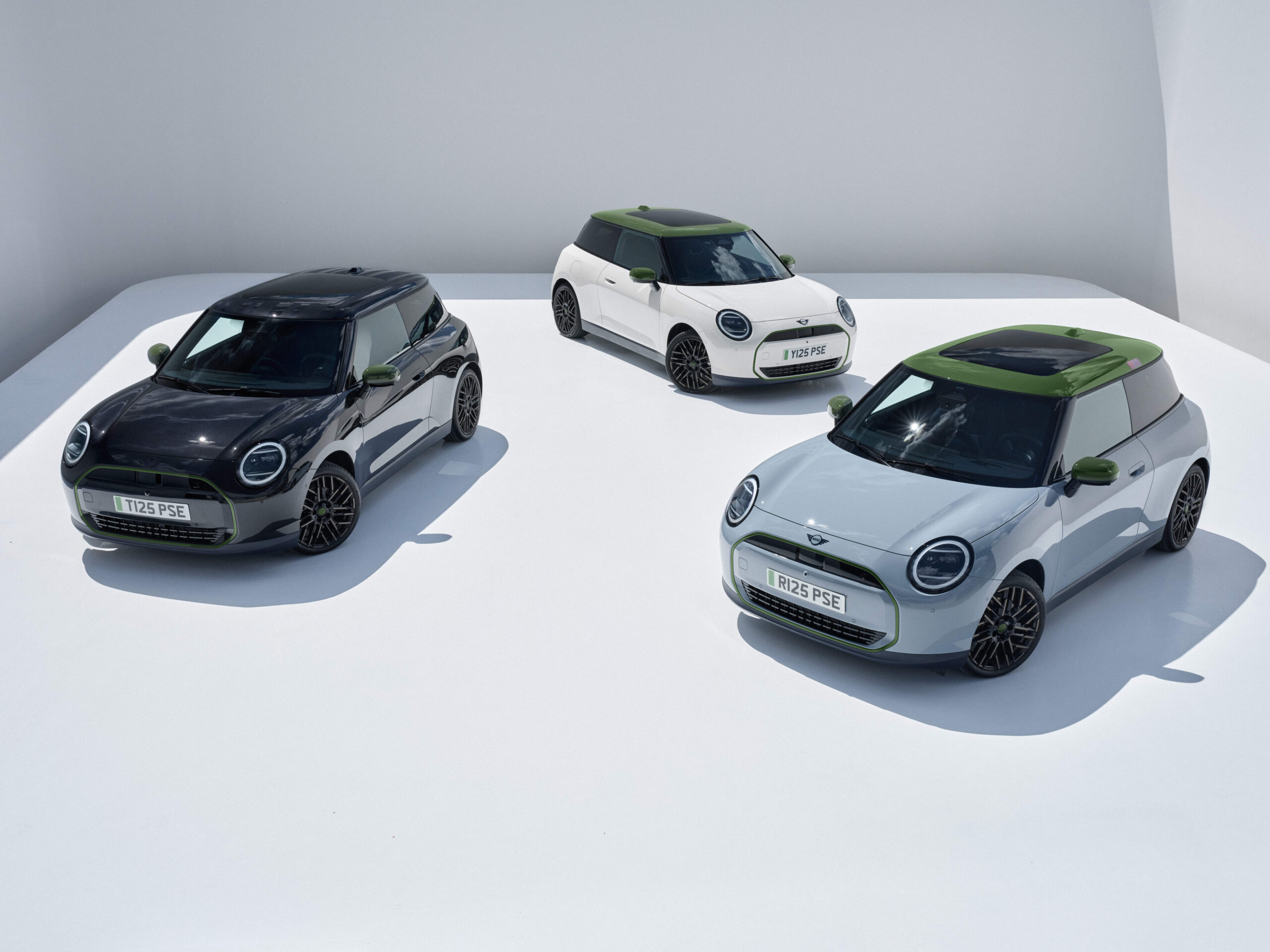 New MINI Paul Smith Edition: A Look at the Unique Colors, Interior