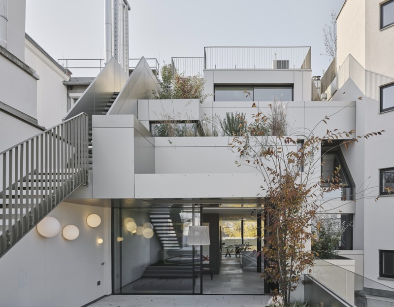 Vienna Rooftop Villa Blends Contemporary Design with Historic Foundations