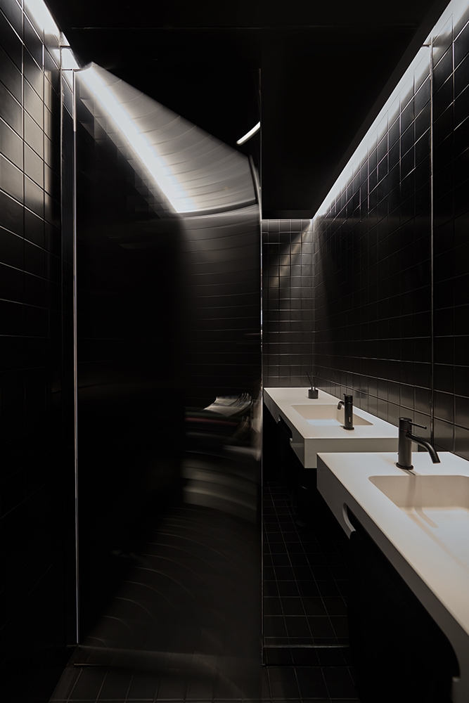 the Workshop bathroom