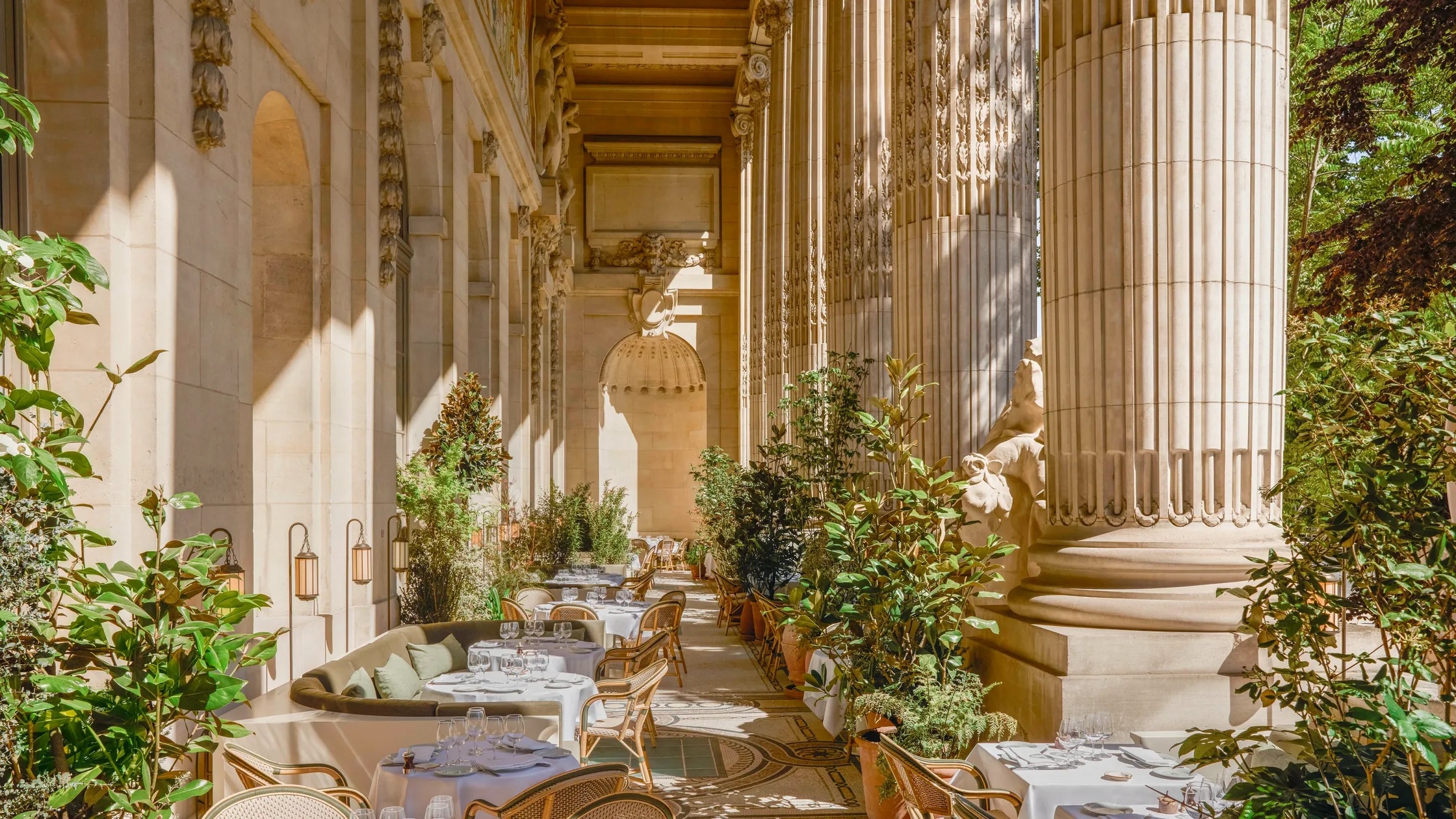 The Lighting Design of Paris' New Grand Palais Café - D5 MAG