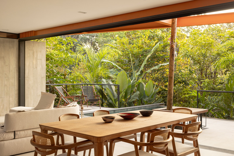 Pupunha House in Manaus Rises Over the Amazon Rainforest with a Garden That Becomes Part of the Jungle