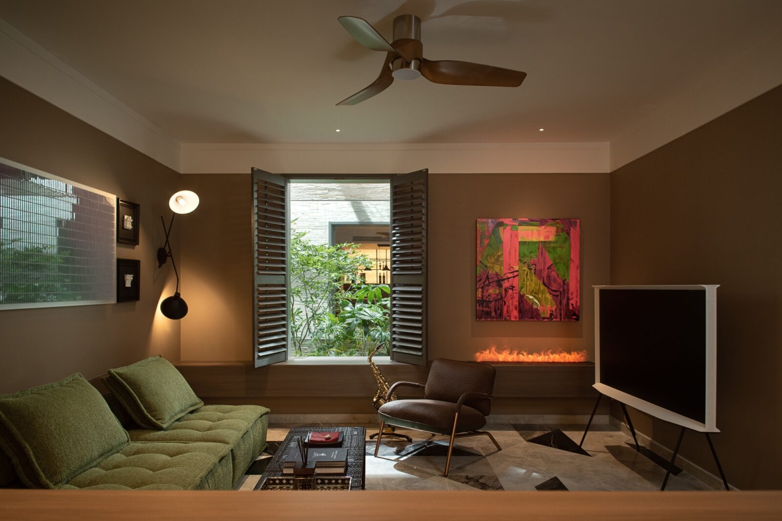 A Nature-Inspired Fashion Home header