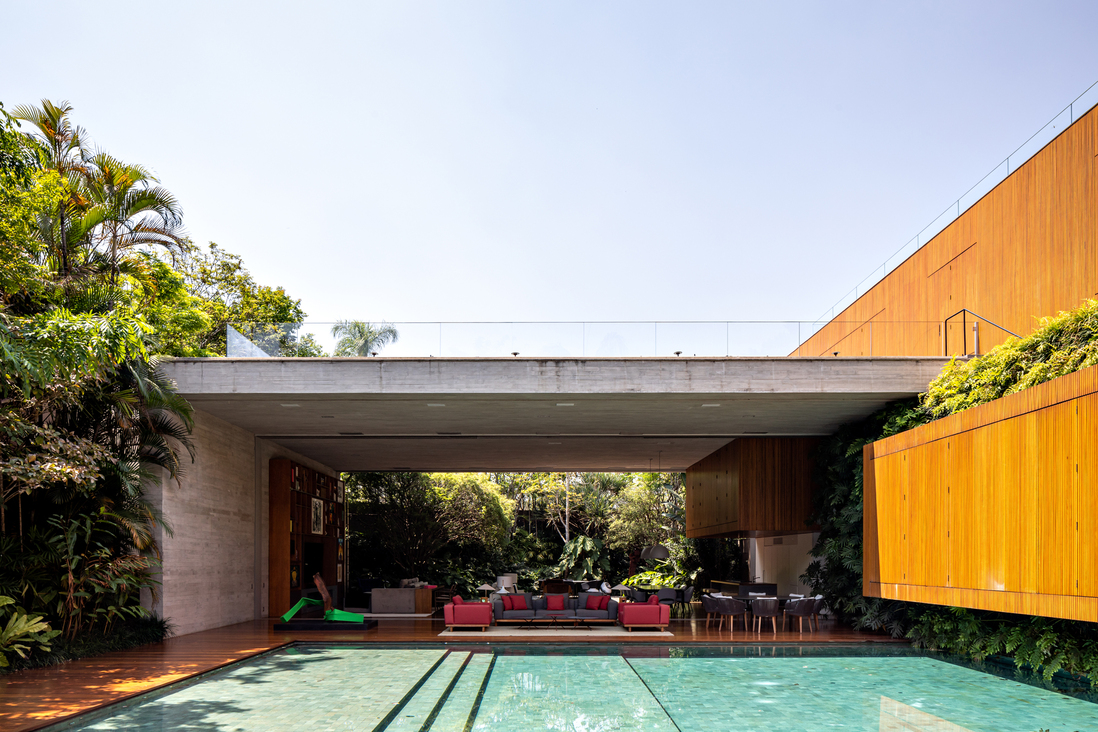 Ibsen House by Rodrigo Oliveira Paisagismo