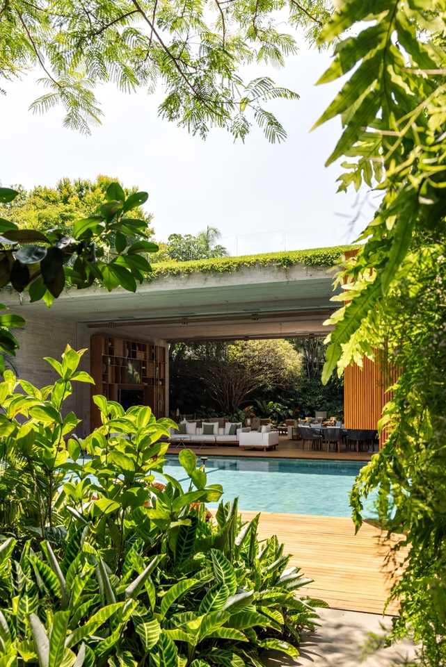 Ibsen House by Rodrigo Oliveira Paisagismo