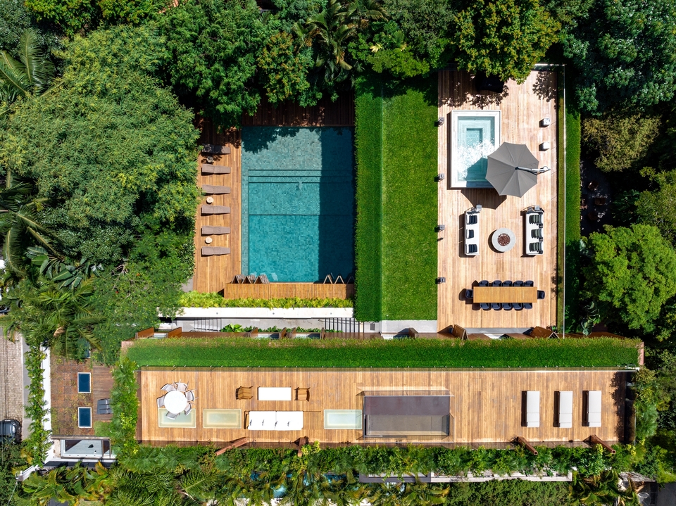 Ibsen House by Rodrigo Oliveira Paisagismo