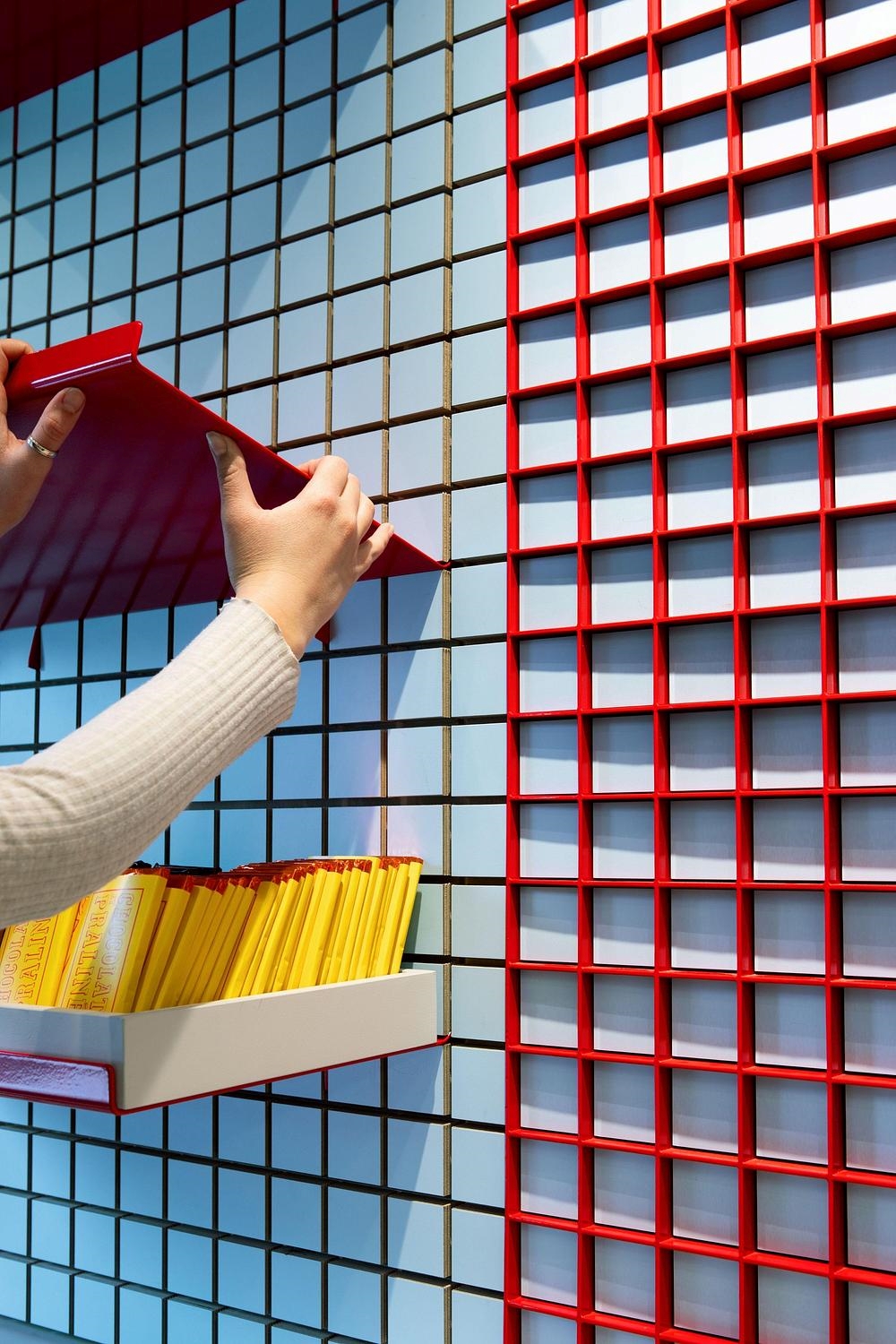 Modular design allows for an easy relocation of hanging elements.