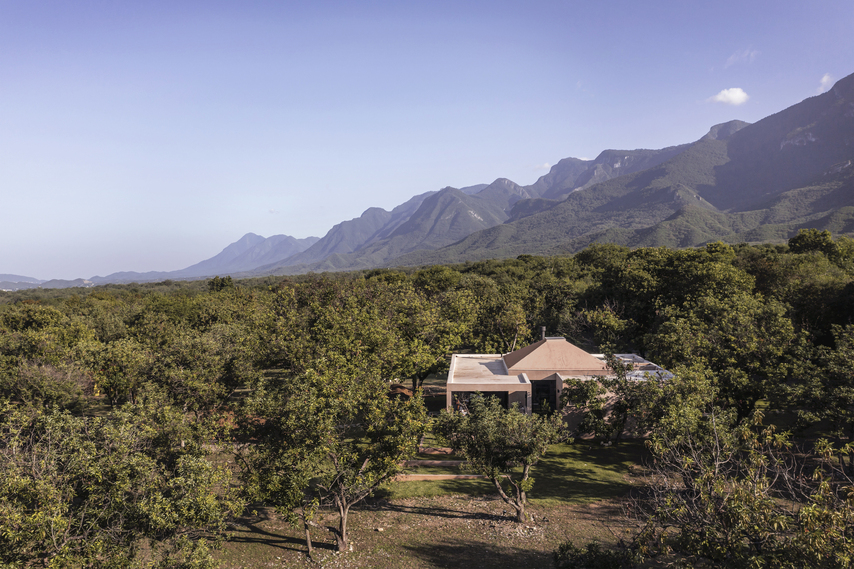 El Aguacate vacation house by Práctica Arquitectura