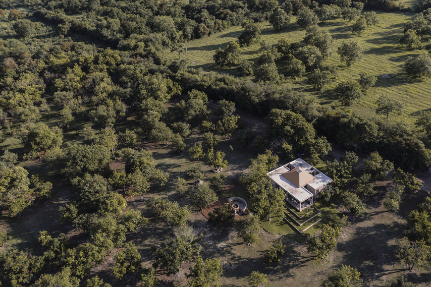 El Aguacate vacation house by Práctica Arquitectura