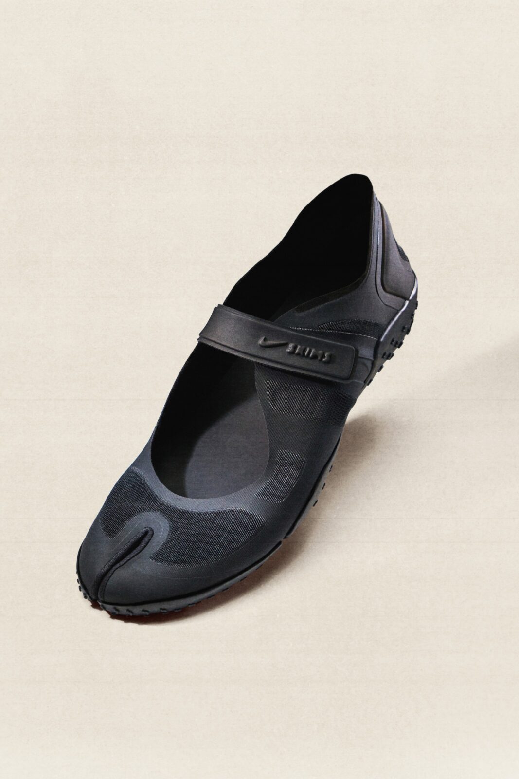 NikeSKIMS Steps Into Footwear for the First Time with NikeSKIMS Rift