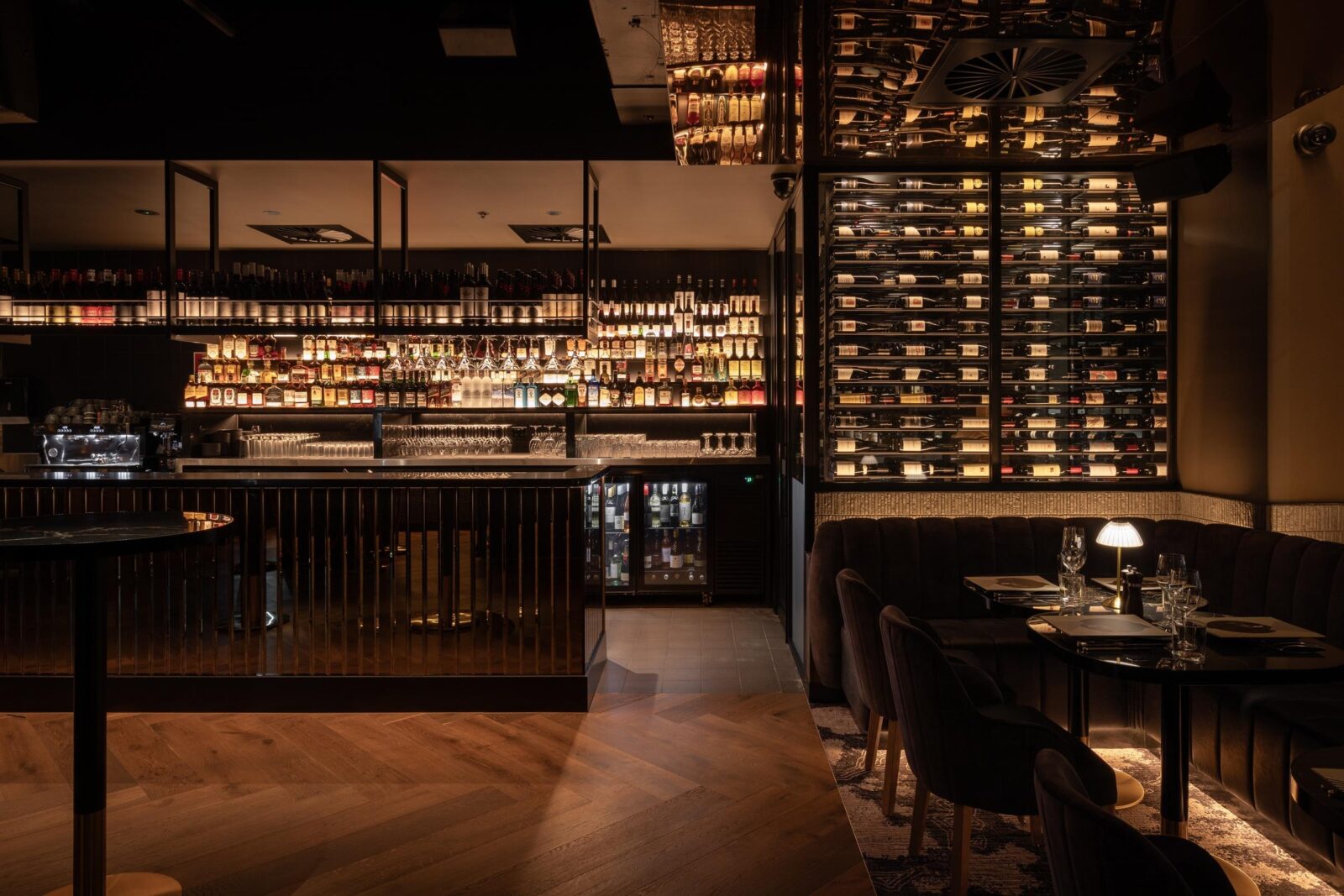 Restaurant Meat & Wine co., African Queen with lighting by Ark Lighting