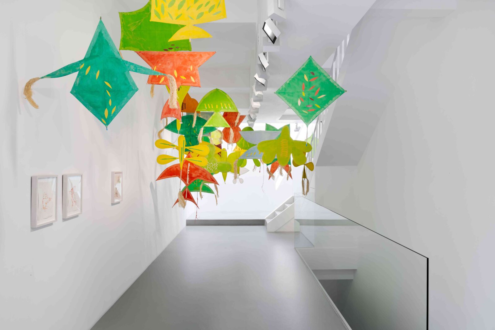 Joan Jonas, By a Thread in the Wind, 2024. Bamboo, string, and acrylic paint on paper, Dimensions variable. Installation view, Joan Jonas: the Wind sings, Gladstone Gallery, Seoul, 2024. Photography by Jeon Byung-cheol © Joan Jonas / Artists Rights Society (ARS), New York. Courtesy of the artist and Gladstone Gallery.