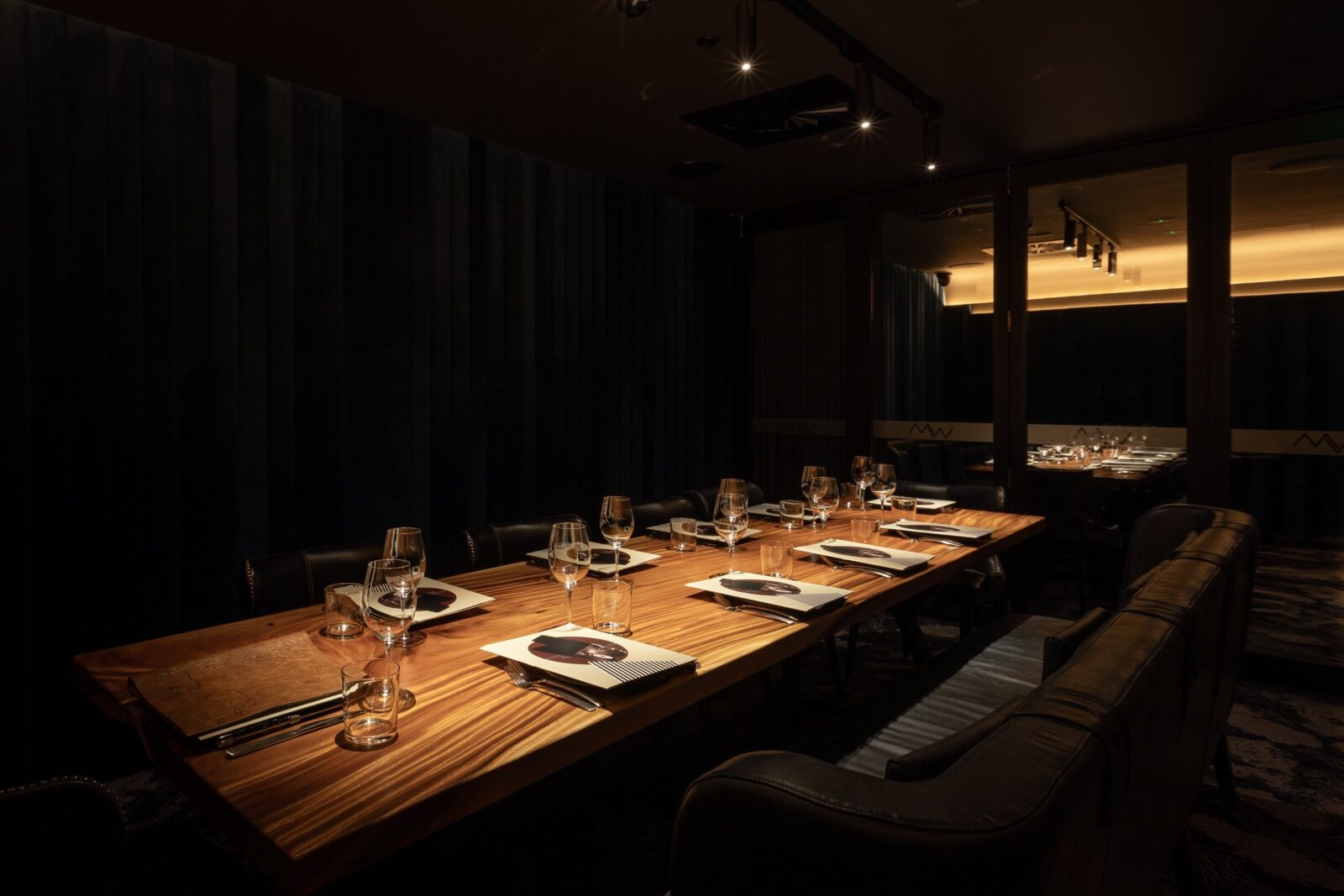 Restaurant Meat & Wine co., African Queen with lighting by Ark Lighting