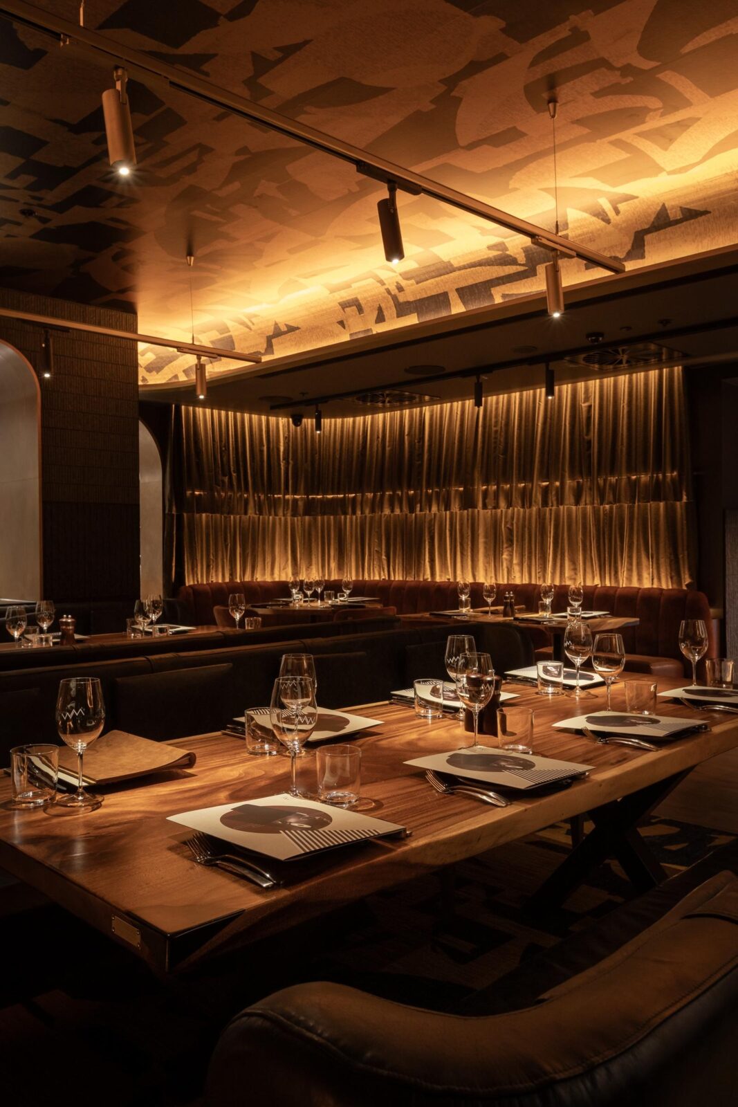Restaurant Meat & Wine co., African Queen with lighting by Ark Lighting