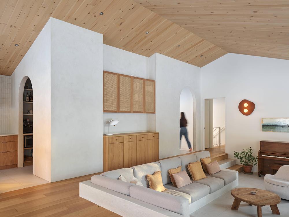 Forest House in Quebec by La Nony FAMILI