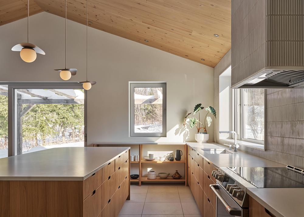 Forest House in Quebec by La Nony FAMILI