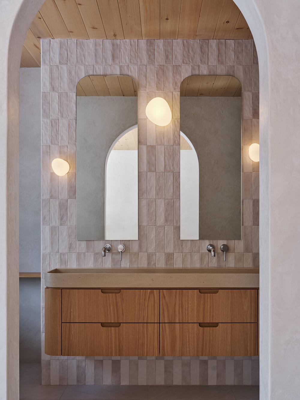 Forest House in Quebec by La Nony FAMILI