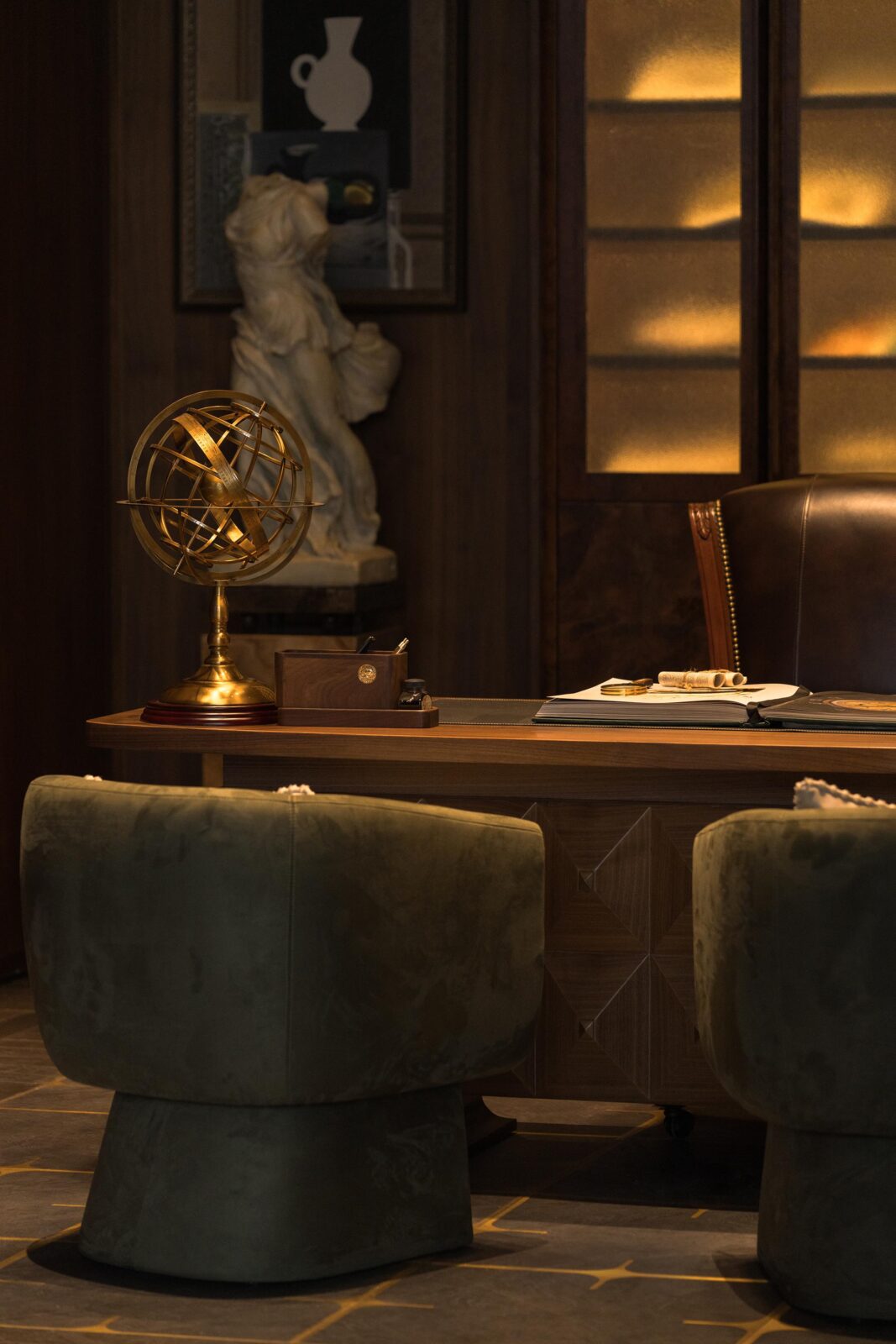 ENJOYDESIGN and Bluemoon Design retail spaces