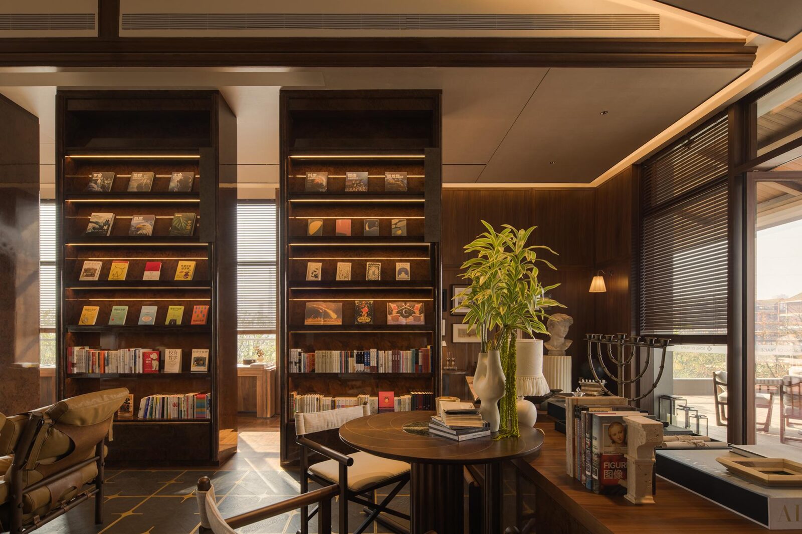 ENJOYDESIGN and Bluemoon Design retail spaces