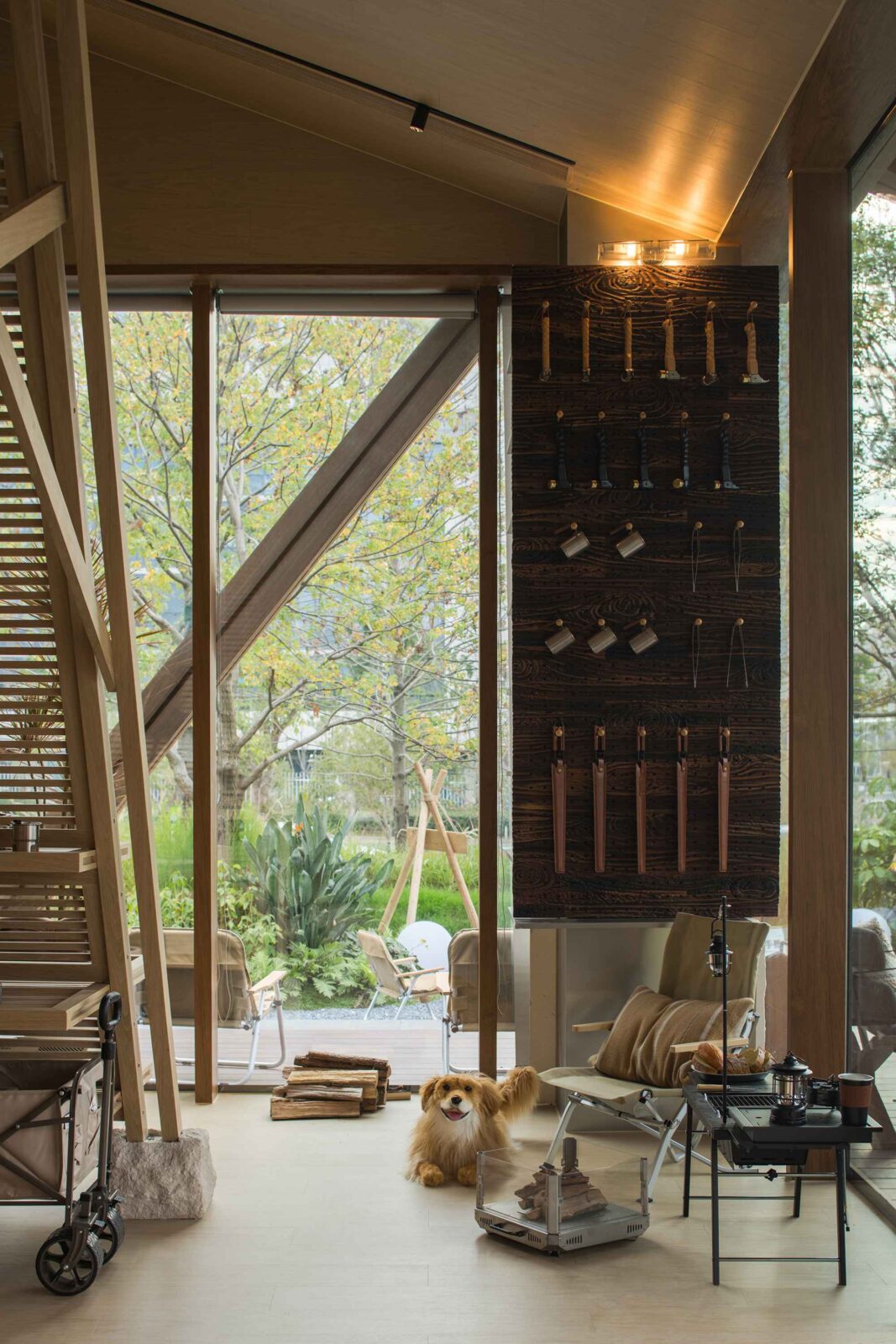 ENJOYDESIGN and Bluemoon Design retail spaces