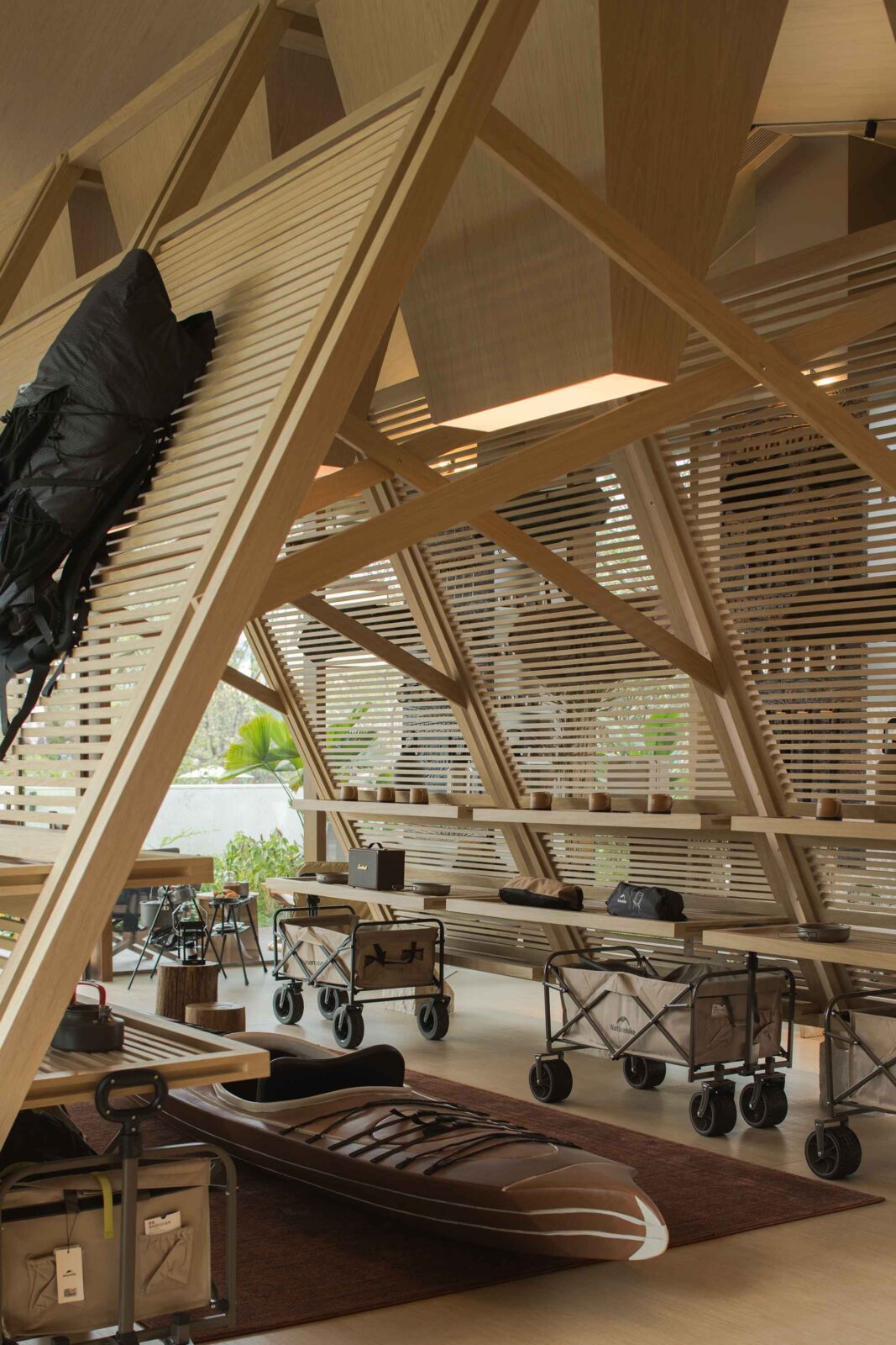 ENJOYDESIGN and Bluemoon Design retail spaces