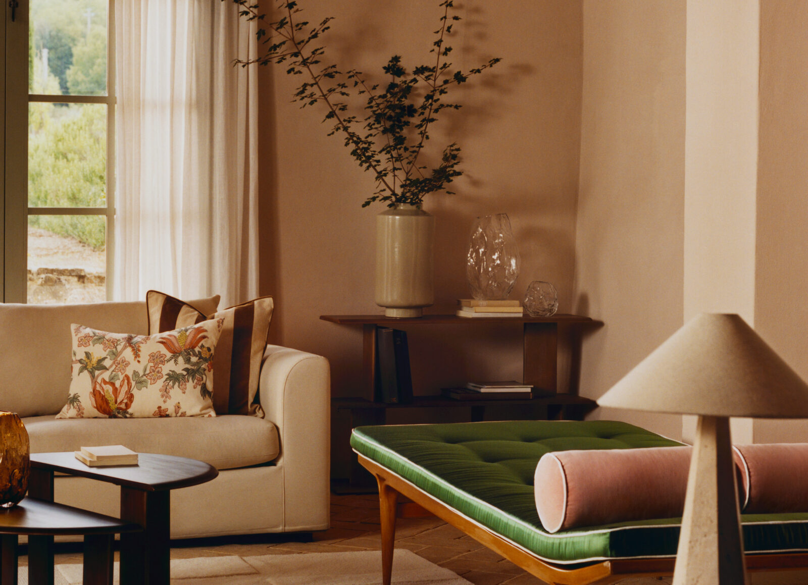 H&M HOME Spring 2026 lounge decor