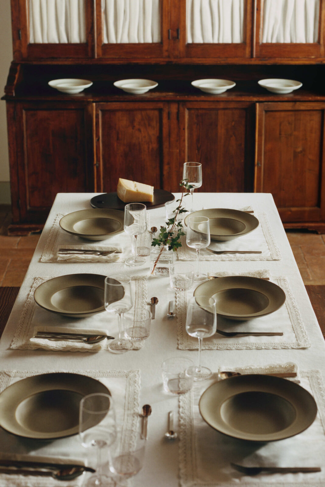 H&M HOME Spring 2026 table setting