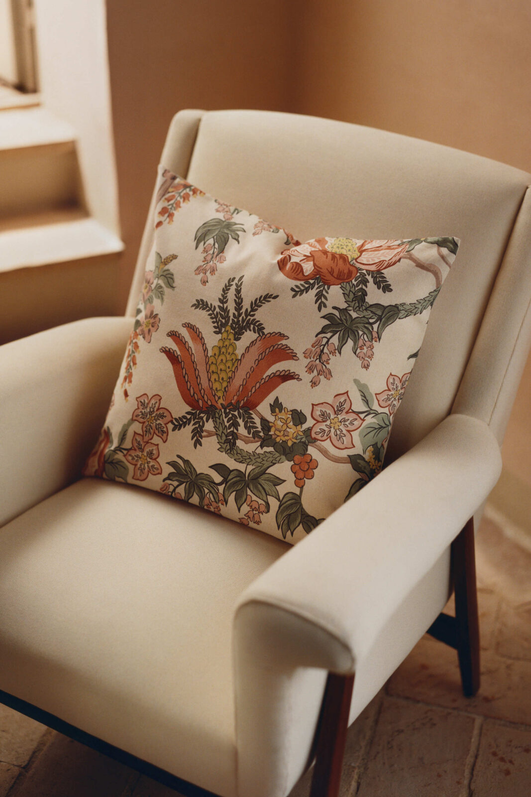 H&M HOME Spring 2026 chair and pillow