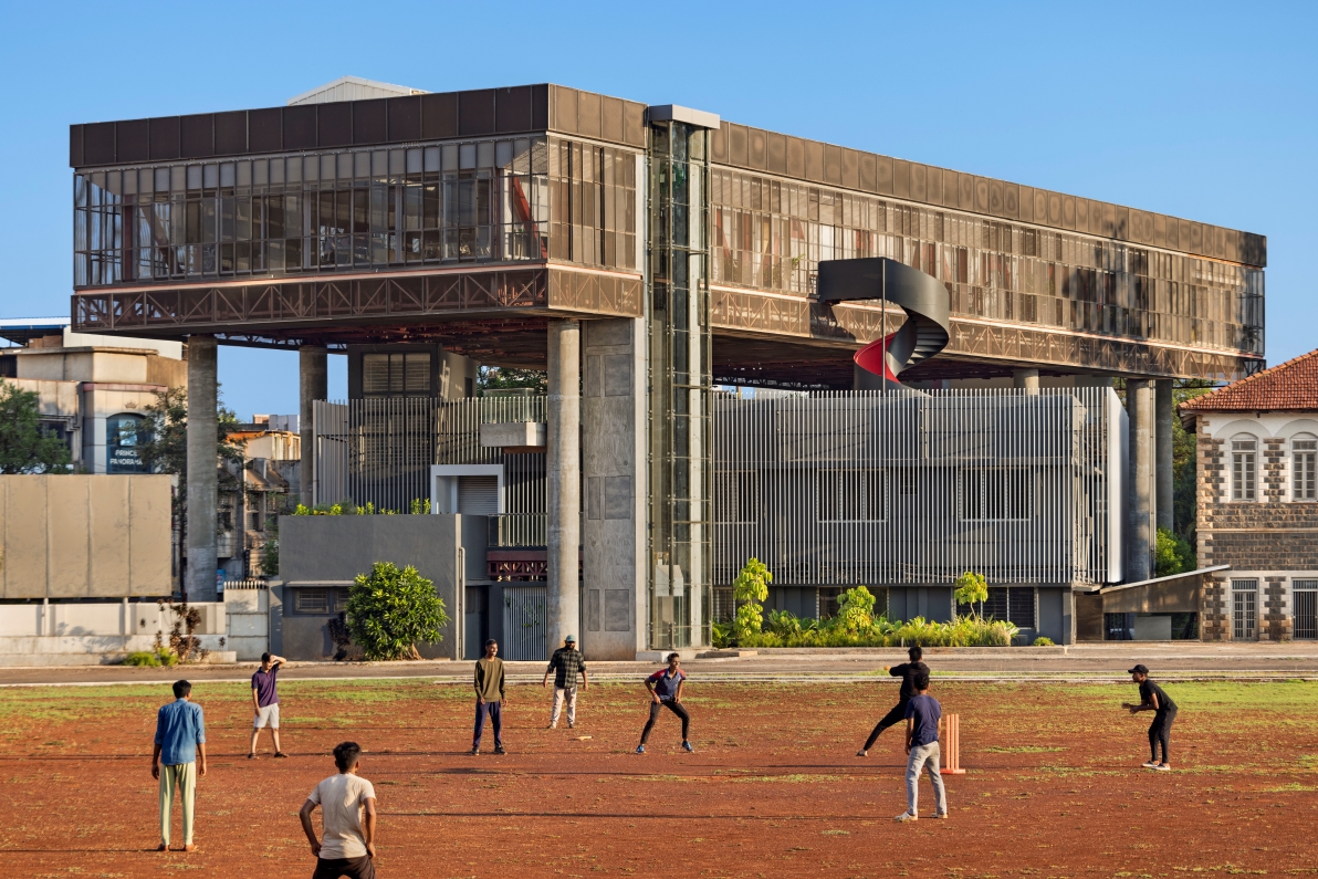 Hover space extension