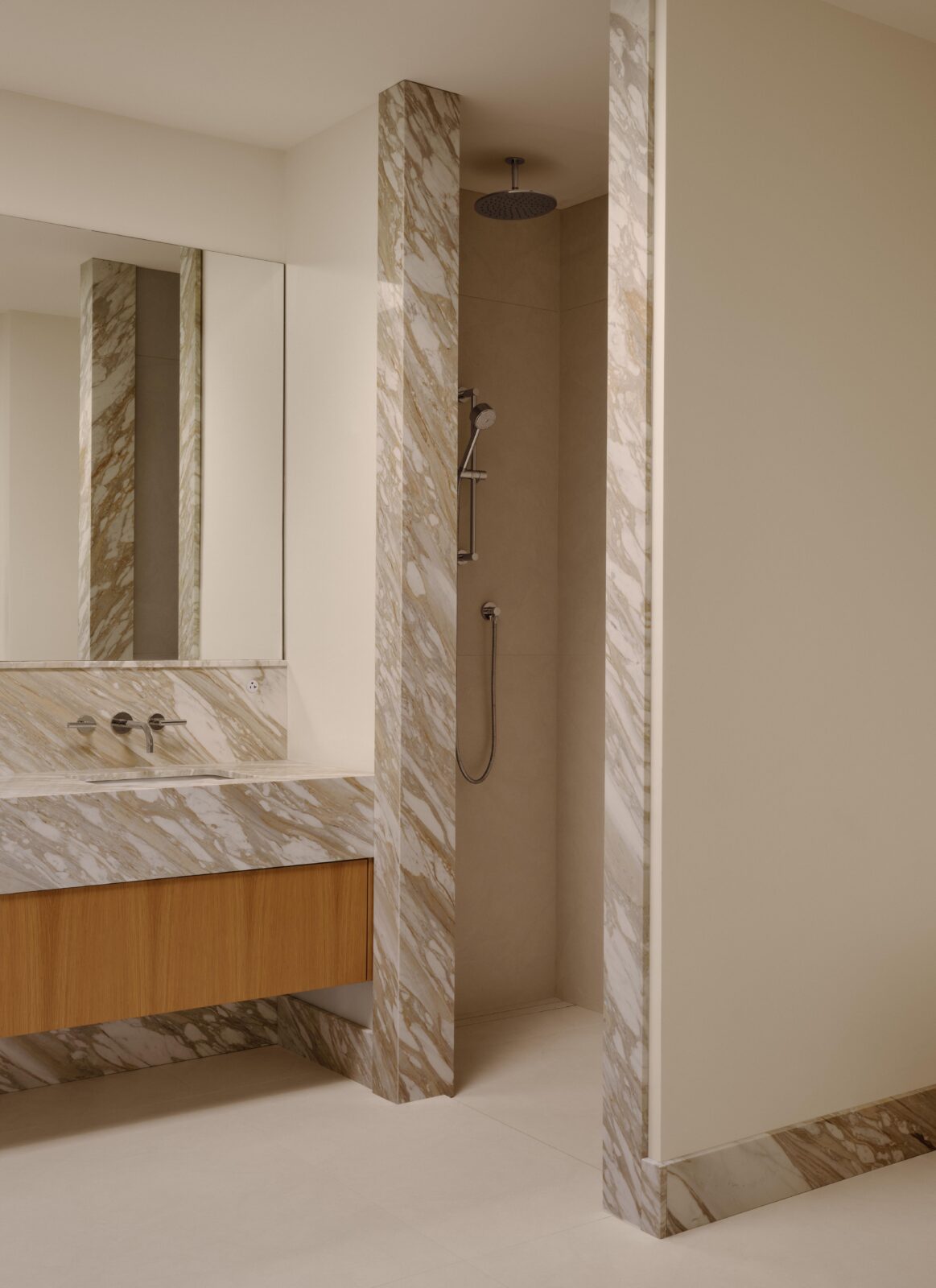 This Montreal Home Uses Marble and Oak to Refresh a Classic Space