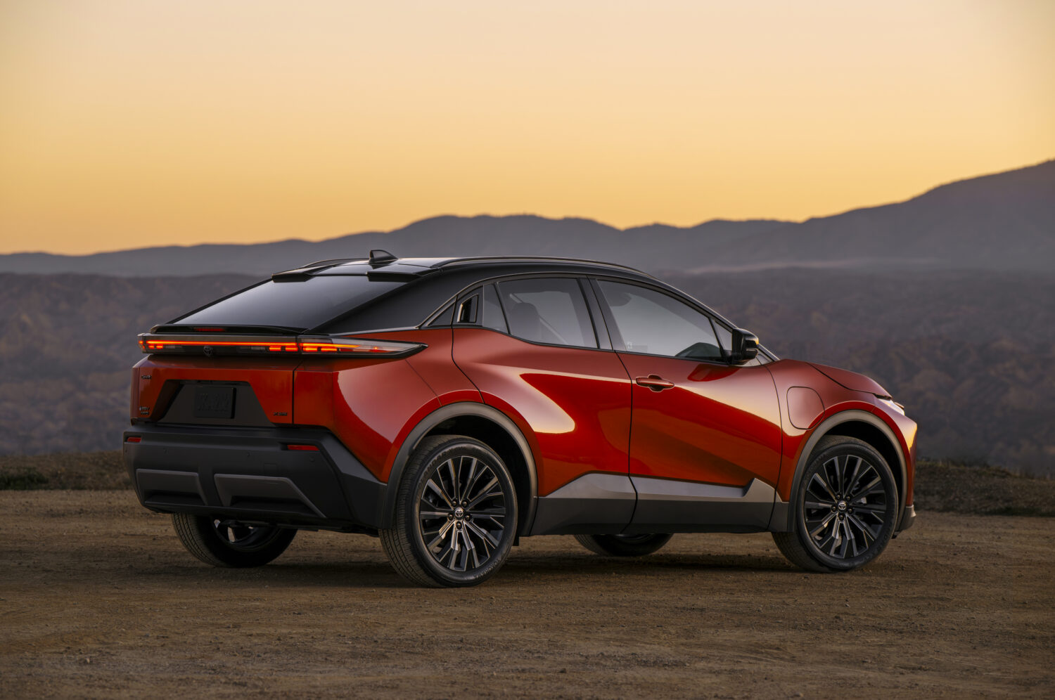 Toyota C-HR Red side