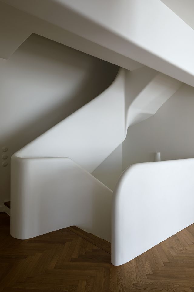 House of Curves by Five Cell