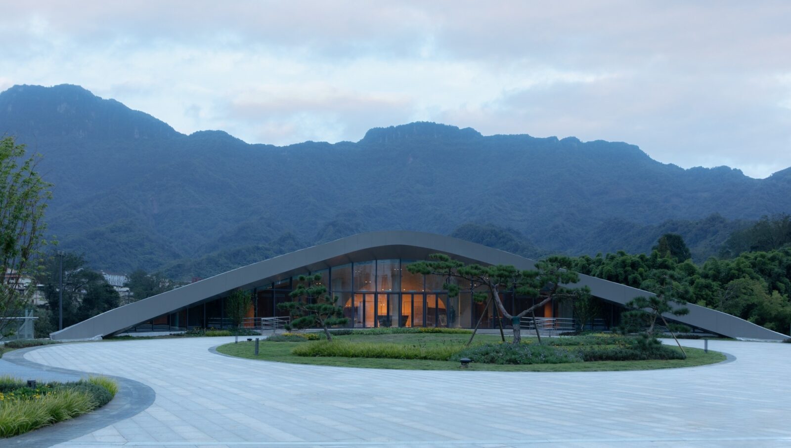 Zhougong Mountain International Conference Center by Big Valley Design