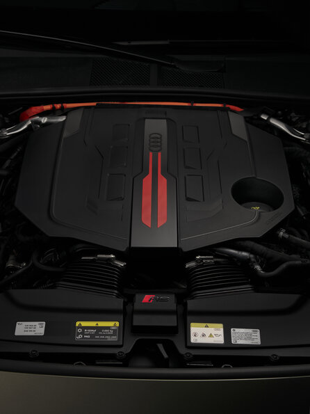 Bedford green metallic, indoor static photo, exterior, detailed view of the engine