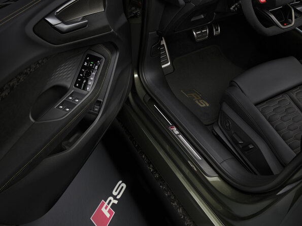 Bedford green metallic, indoor static photo, interior