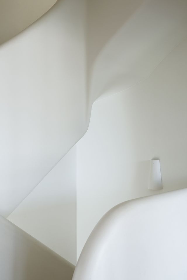 House of Curves by Five Cell