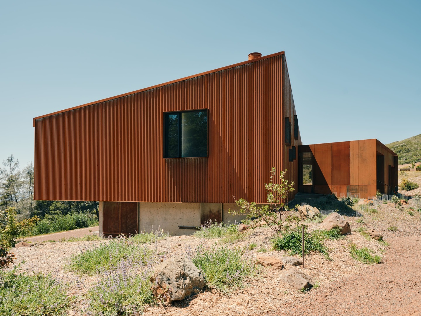 Pine flat by Faulkner architects