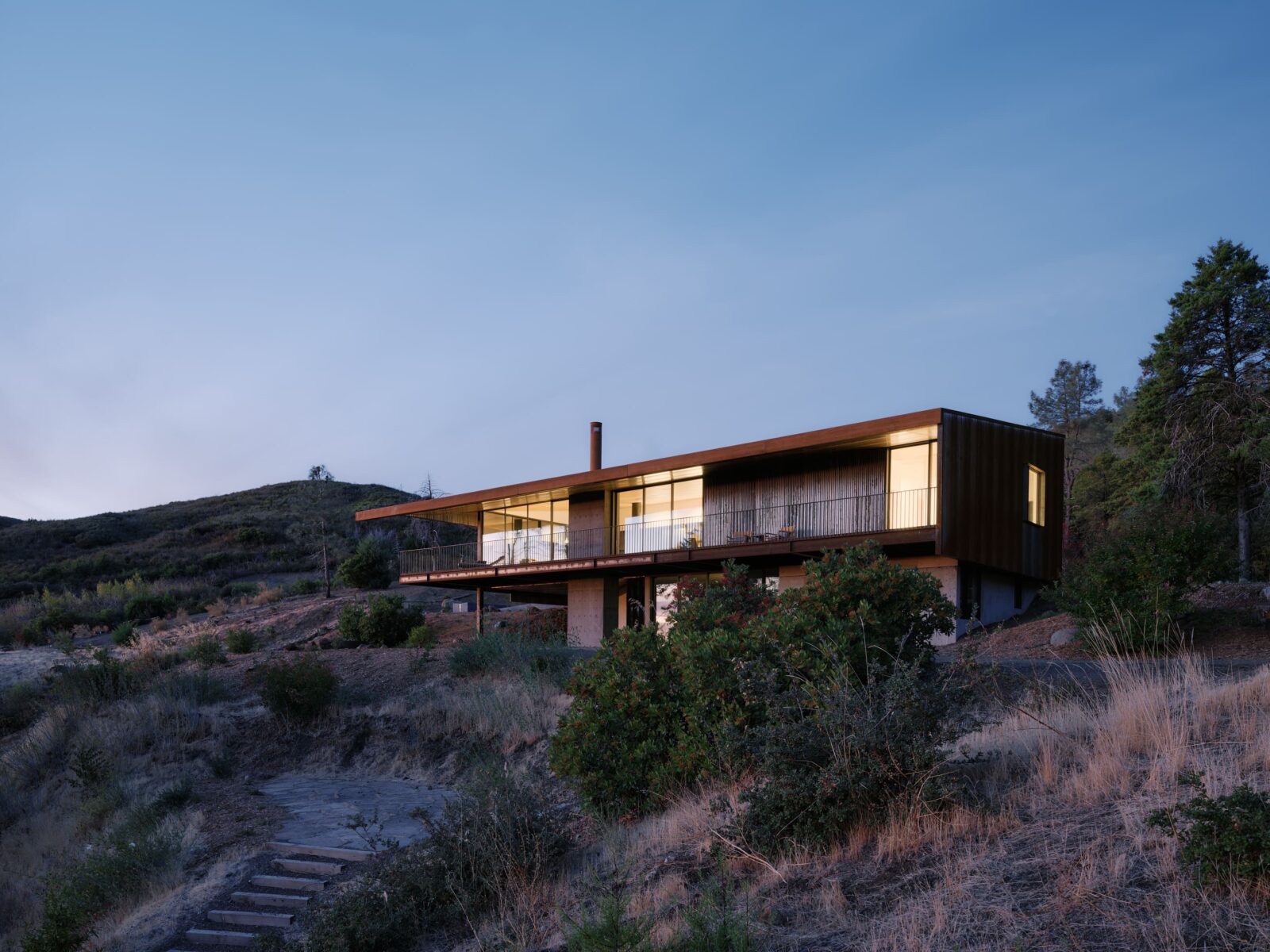 Pine flat by Faulkner architects