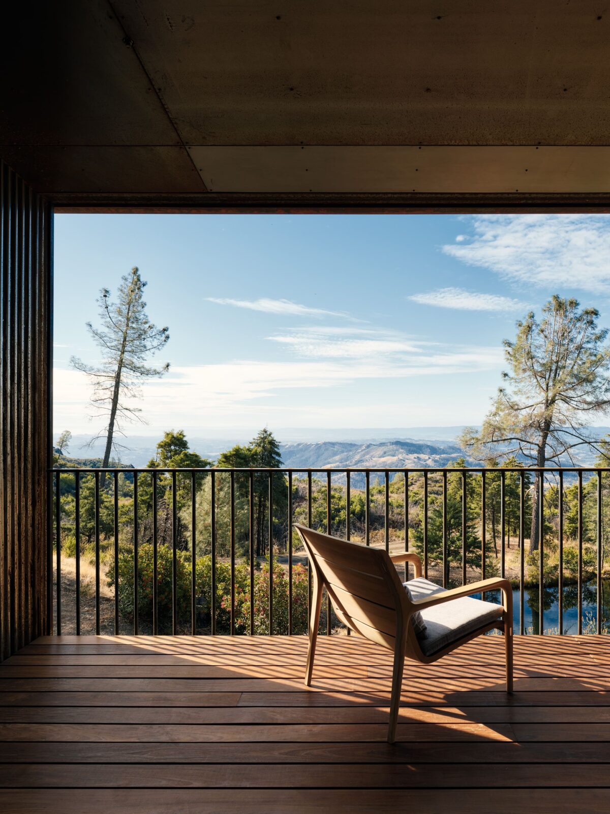 Pine flat by Faulkner architects