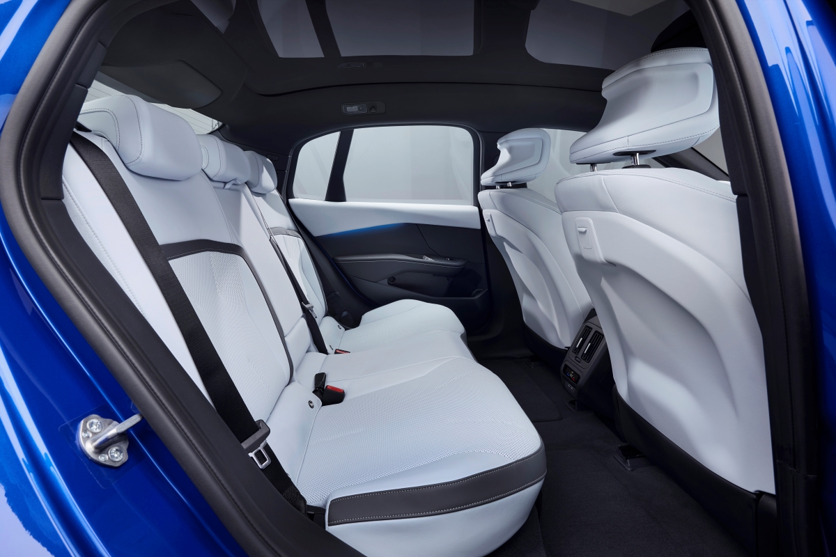 bmw i3 back seats